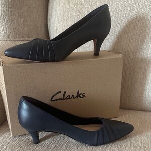 Clarks Elegant Navy Blue Heels for Women 7Medium